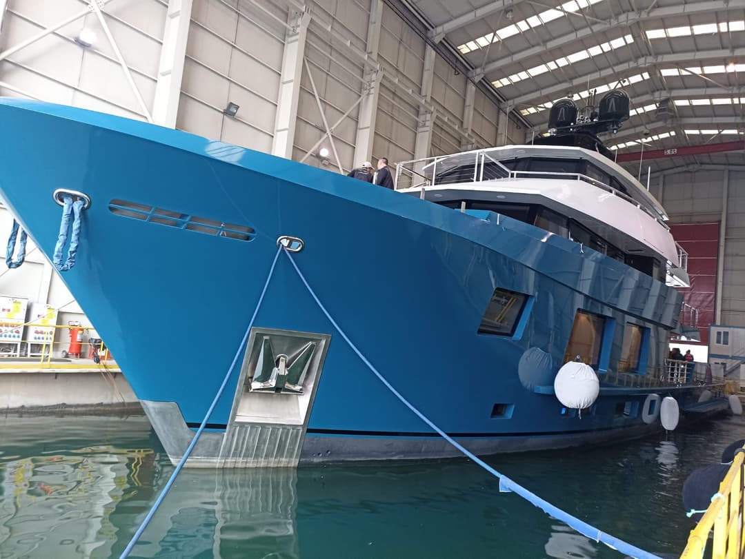 Yacht 1
